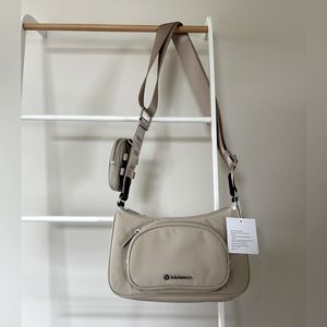 SOLD ON Ⓜ️Lululemon Crossbody with nano pouch